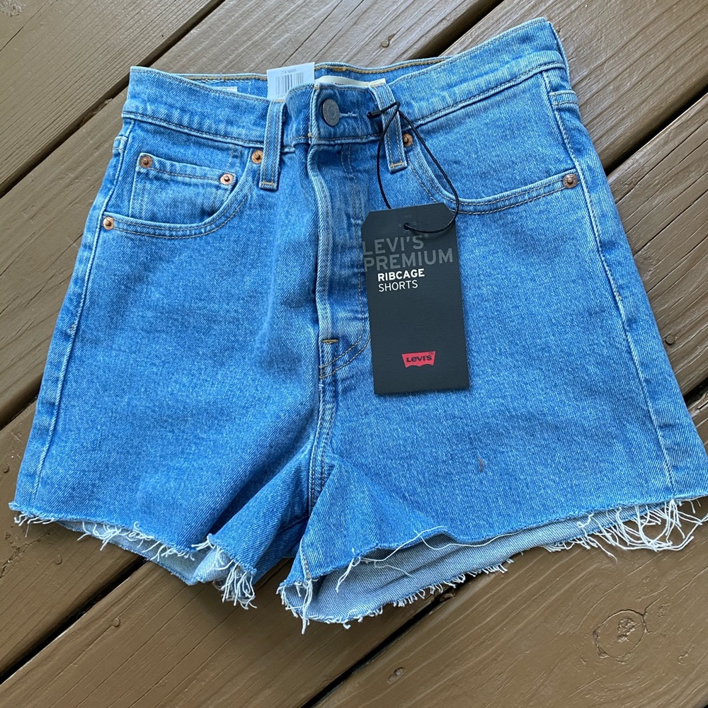 Levi’s ribcage shorts